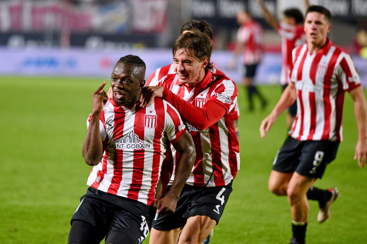 Edwuin Cetré, la gran figura en victoria de Estudiantes de La Plata 