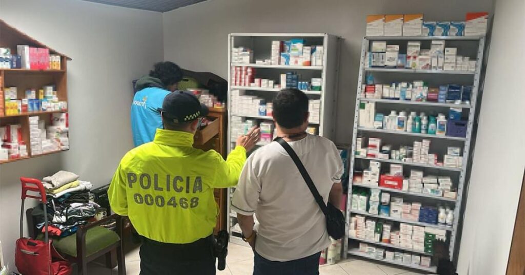 Descubren inmuebles usados para el almacenamiento y venta ilegal de medicamentos.