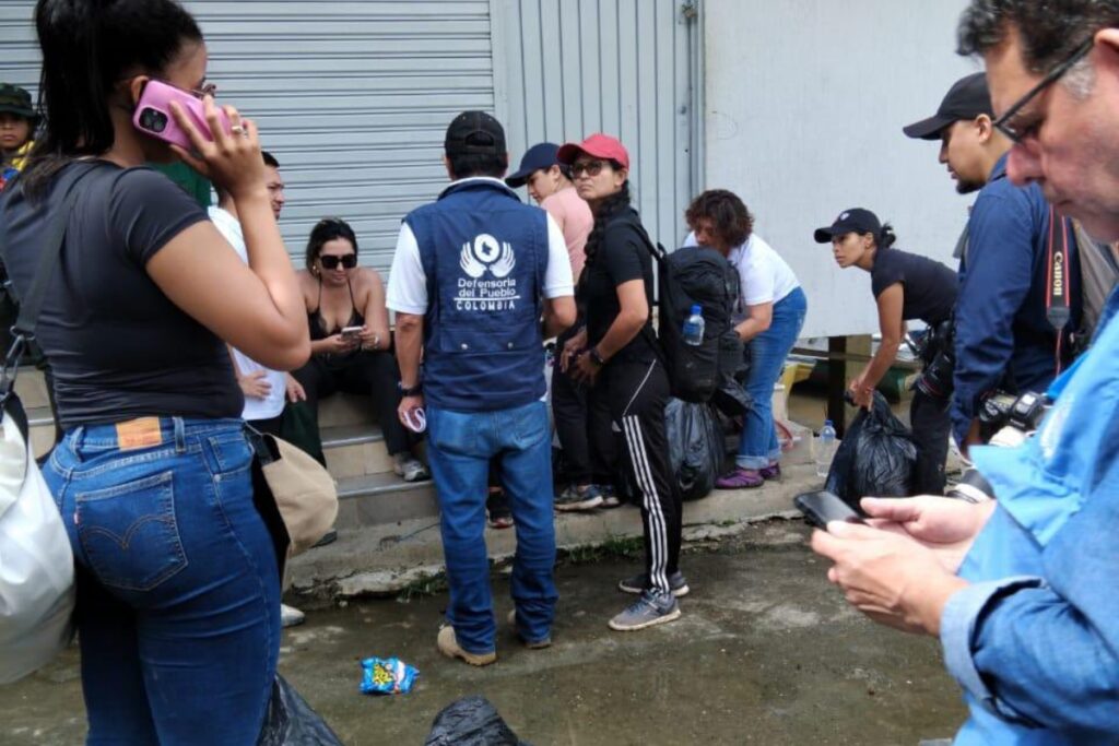 Fueron liberados los 9 funcionarios que estaban secuestrados por las disidencias - Foto: Defensoría del Pueblo
