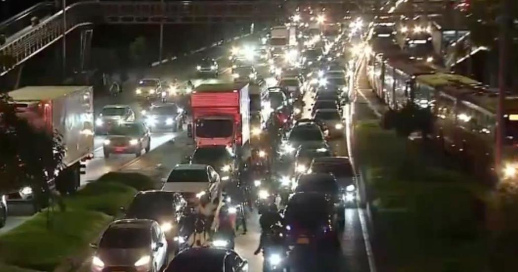Manifestación en calle 26 con avenida Rojas, genera retrasos en TransMilenio
