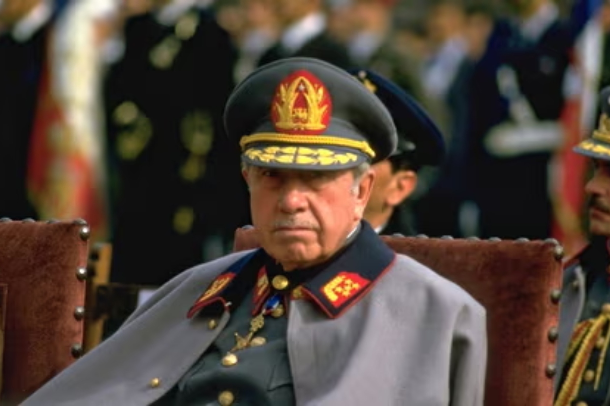 Justicia ordena a herederos de Pinochet devolver 16 millones de dólares 