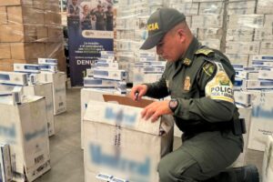 Incautan mercancía de contrabando valorada en $ 2.500 millones en Bogotá - Foto: Policía Fiscal y Aduanera