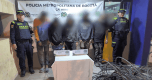 Por hurto de fibra óptica en Suba, cinco personas fueron privadas de libertad.