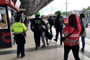 Capturan a cuatro delincuentes de TransMilenio - Foto: Cortesía TransMilenio