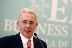 Exministros y exfuncionarios del gobierno Uribe respaldaron al exmandatario - Foto: Redes sociales