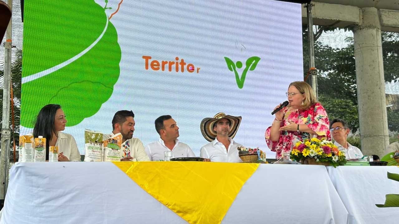 Bienestar Familiar construirá la primera planta de Bienestarina Líquida hecha 100 % con insumos colombianos