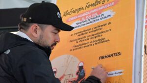 Más de 250 mil técnicos y tecnólogos electricistas auditarán proyectos energéticos de la estrategia Colombia Solar.