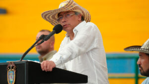 Presidente Petro le pide al mundo declarar organizaciones terroristas a Junta del Narcotráfico y a grupos de ‘Iván Mordisco’, Segunda Marquetalia y Clan del Golfo.