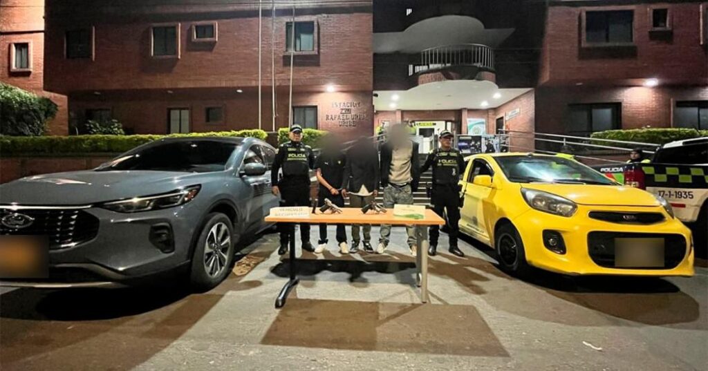 Cayó banda criminal que robó taxi y planeaba hurtar vehículos al sur de Bogotá.