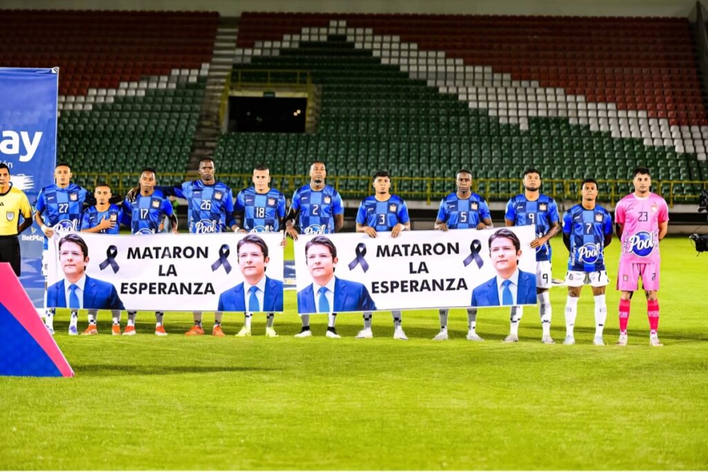 Boyacá Chicó rindió homenaje a Miguel Uribe Turbay - Foto: IG BOYACÁ CHICÓ