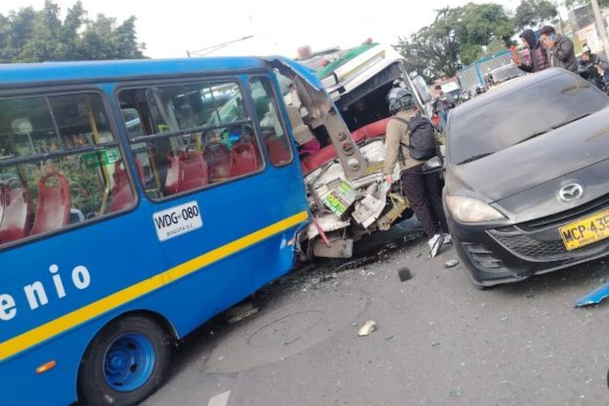 Choque múltiple en la Boyacá con Primera de Mayo en Bogotá deja más de 40 heridos 