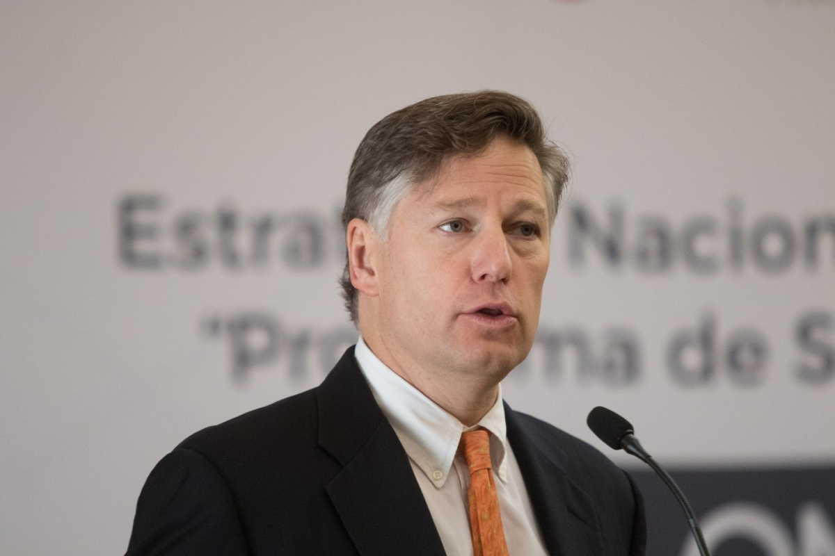 Subsecretario de Estado de EE.UU. llega a Bogotá para funeral de Miguel Uribe 