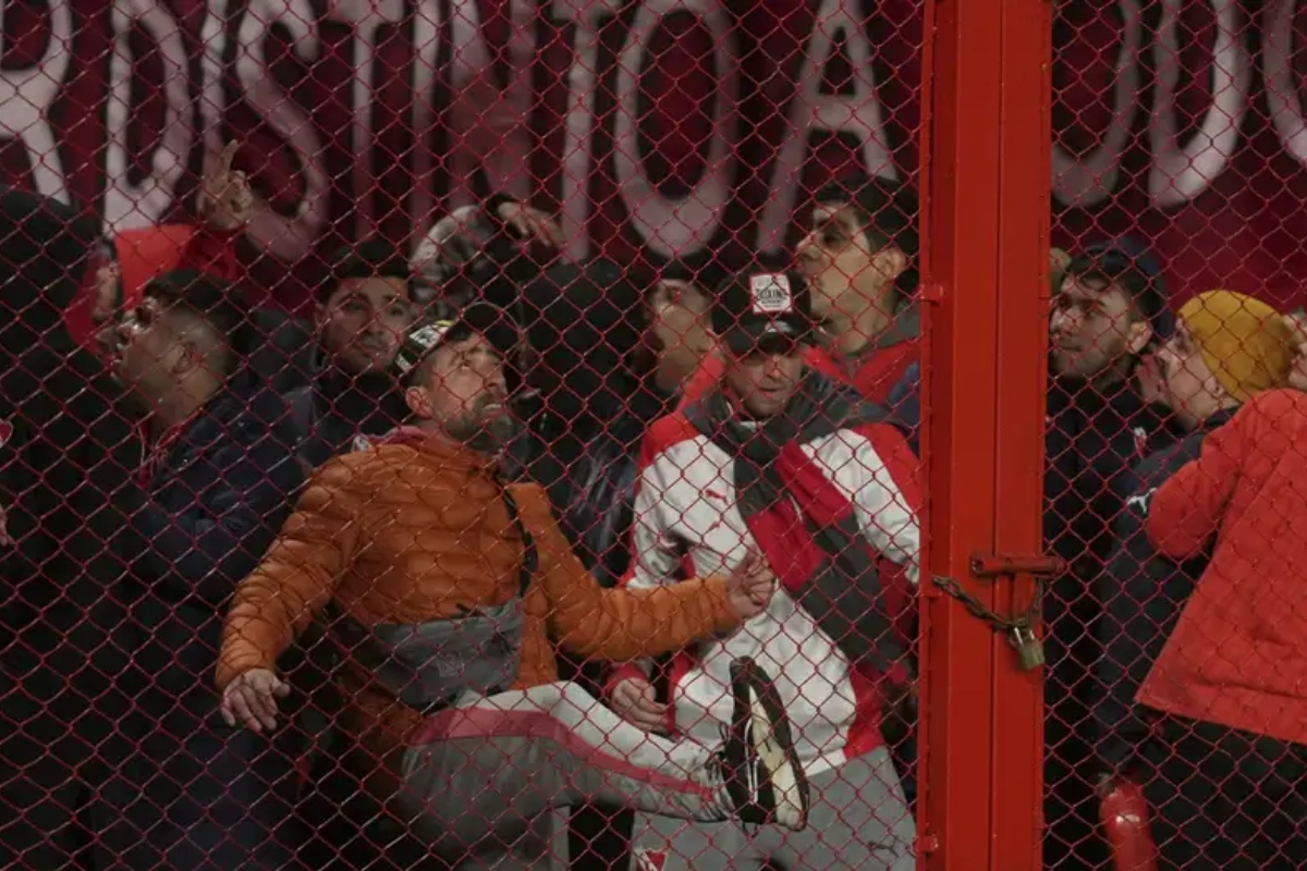 Cancelan partido de Copa Sudamericana por graves incidentes - Foto: Redes Sociales