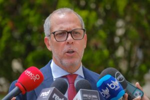 Investigación disciplinaria contra Alfredo Saade por el lío de los pasaportes sigue su curso - Foto: Redes sociales