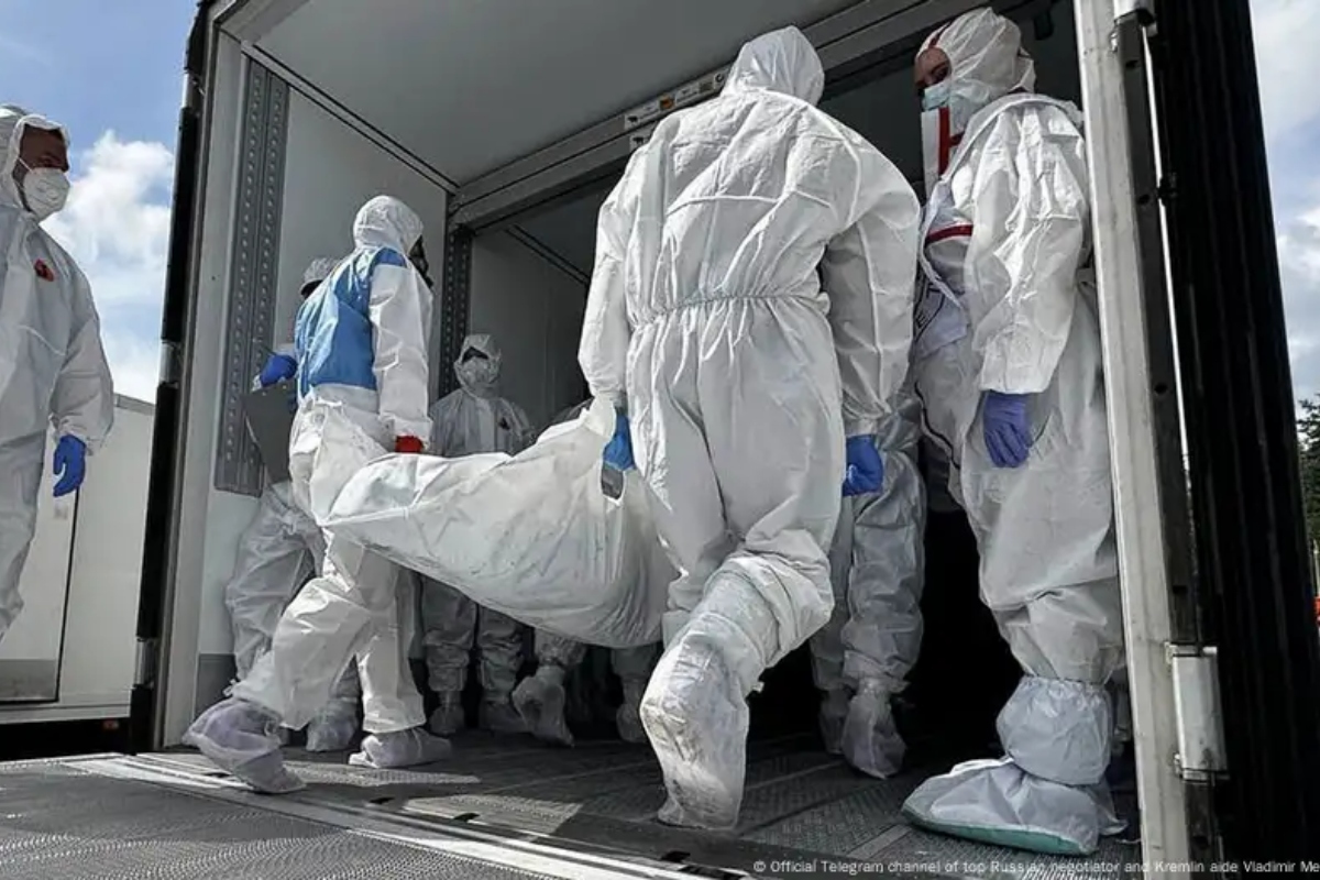 Rusia devolvió los cadáveres de mil soldados ucranianos