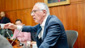 Gobierno urge al Congreso avanzar en discusión de reforma a la salud.