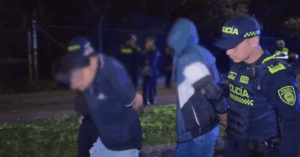 Policía frustra hurto a bus del SITP en Suba y captura a dos responsables.