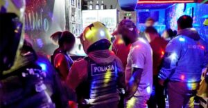 Seis botellas de licor adulterado y dos estabelecimientos cerrados en megatoma en Bogotá.