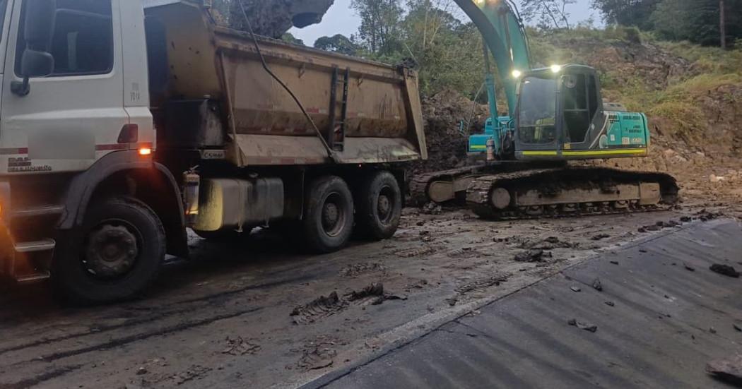 Así está la movilidad en la vía al Llano por derrumbe este 7 de septiembre.