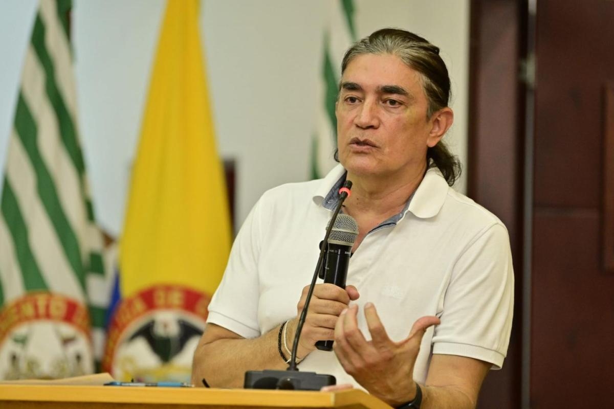 Gustavo Bolívar volvió a arremeter contra Daniel Quintero