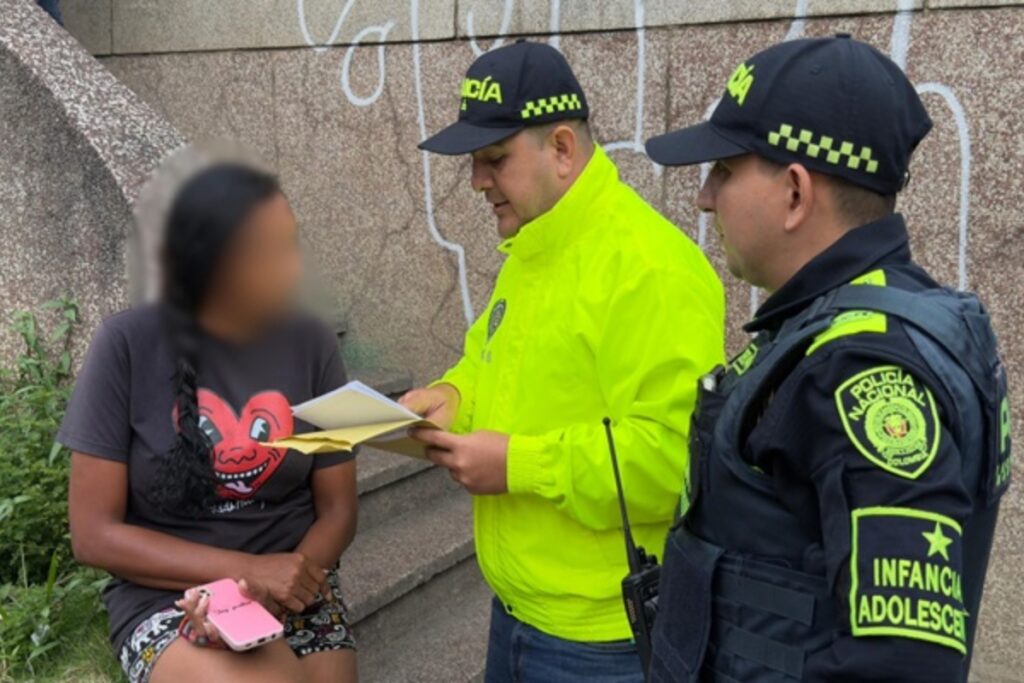 Desmantelada red que utilizaba niños indígenas para la mendicidad en Medellín - Foto: @PoliciaMedellin