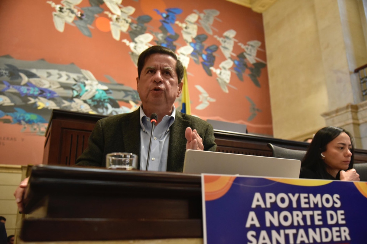 Juan Fernando Cristo anunció que regresa a la política