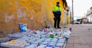 En operativos fueron decomisados 70 kilos de medicamentos vencidos en Bogotá.
