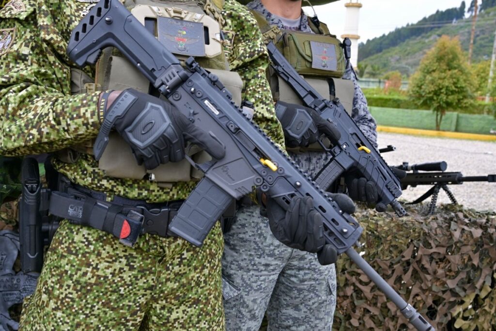 Indumil presentó el primer fusil de fabricación colombiana y que reemplazará al Galil - Foto: Cortesía