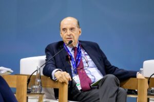 El excanciller Álvaro Leyva ratificó acusaciones contra el presidente Petro - Foto: Twitter Álvaro Leyva