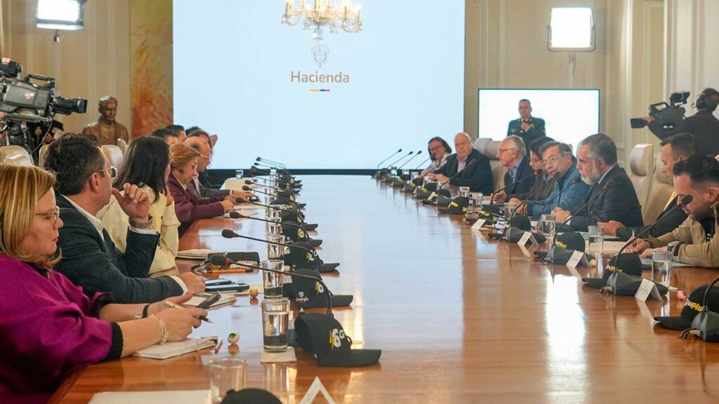 Presidente Petro ordenó a Mindefensa copar militarmente el Darién y erradicar la coca.