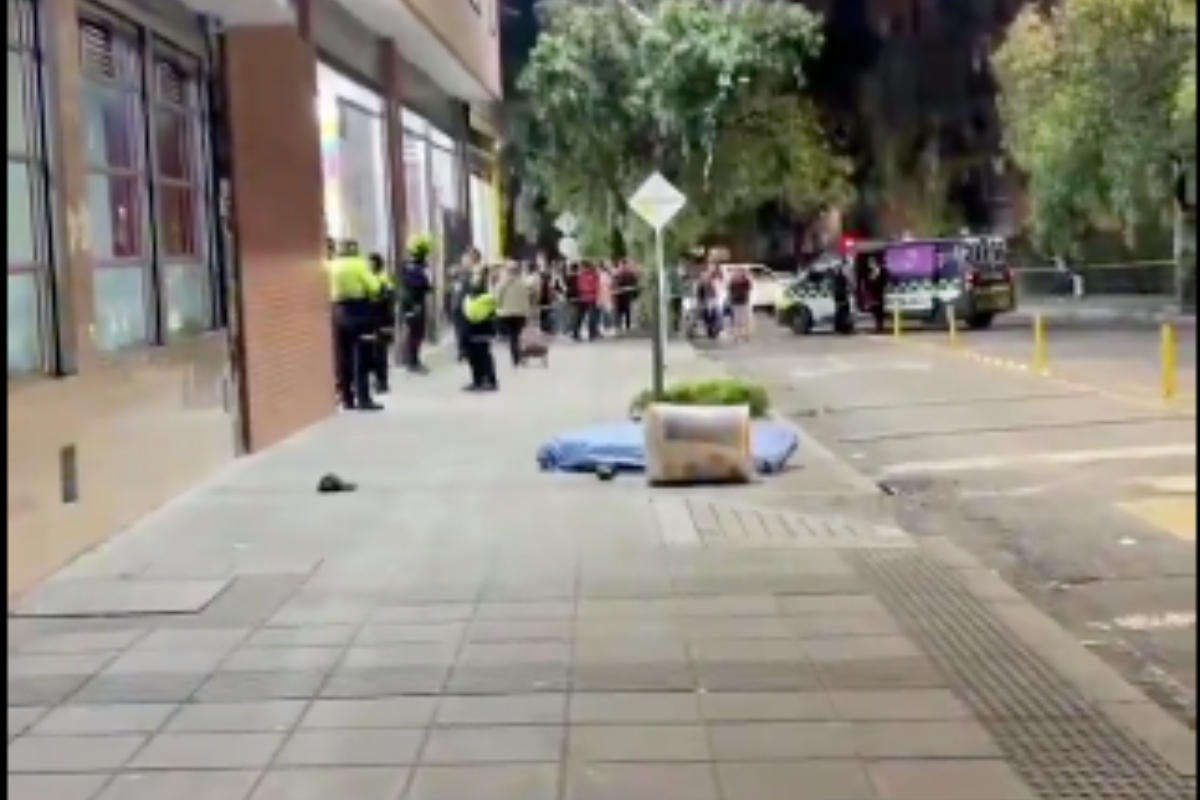 Hombre fue asesinado a tiros en plena vía pública en el barrio Alsacia