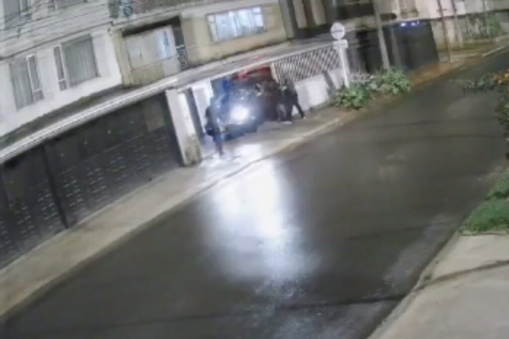 En medio de hurto, ladrones secuestraron a un menor de 5 años - Foto: Captura de video