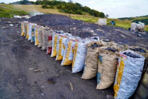 Operativo contra la producción ilegal de carbón vegetal en zona rural de Ciudad Bolívar - Foto: CAR