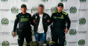 Cayó falso Policía en el Portal Norte en Bogotá tras intentar hurtar a los usuarios.