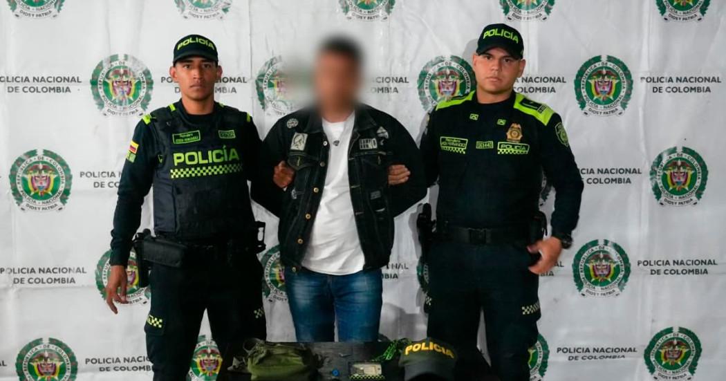 Cayó falso Policía en el Portal Norte en Bogotá tras intentar hurtar a los usuarios.