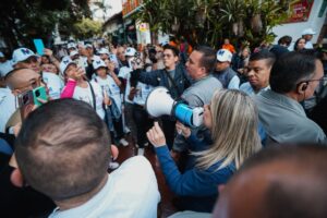 Vicky Dávila les pidió a militares desobedecer a presidente Gustavo Petro - Foto: @VickyDavilaH
