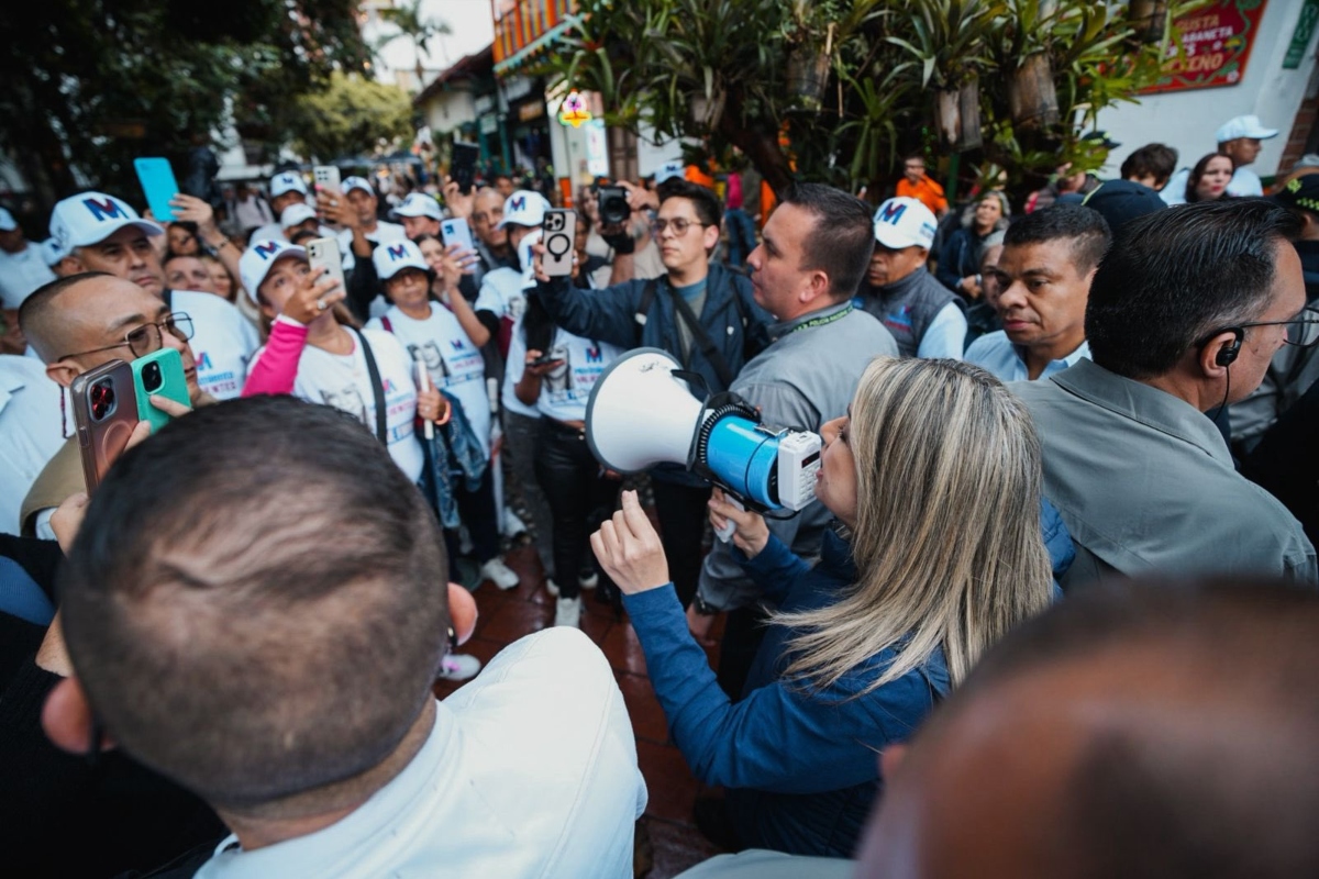Vicky Dávila les pidió a militares desobedecer a presidente Gustavo Petro