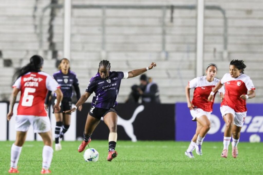 Santa Fe perdió con Independiente del Valle y complicó su futuro en la Copa Libertadores Femenina - Foto: @LibertadoresFEM