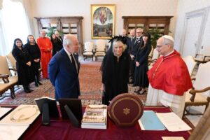 León XIV y Carlos III protagonizan un rezo histórico - Foto: Redes sociales