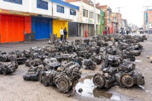 Las autoridades han incautado más de 2.000 autopartes ilegales en Bogotá - Foto: Cortesía