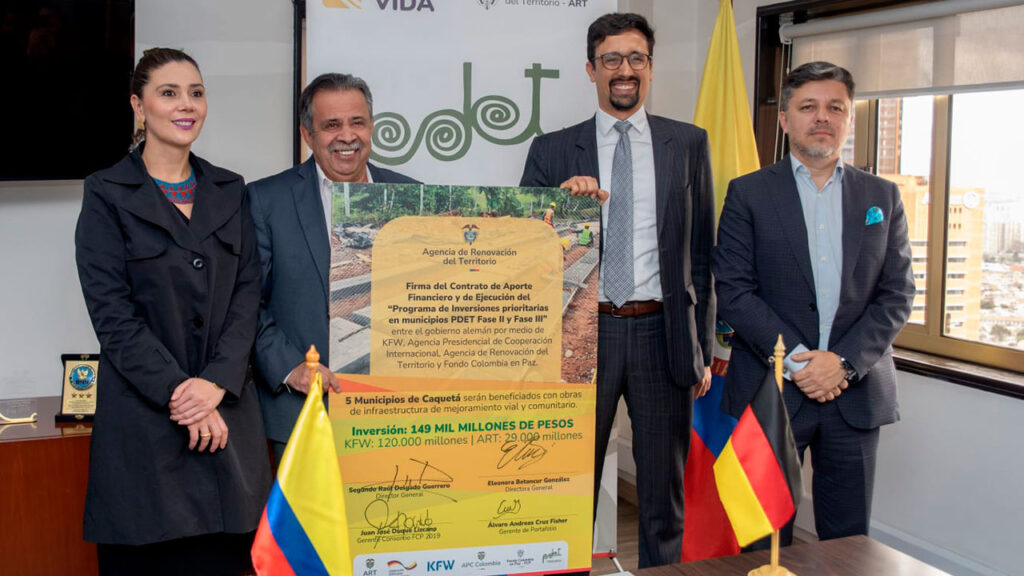 Gobierno firma acuerdo por 25 millones de euros para robustecer la infraestructura vial y comunitaria de Caquetá.