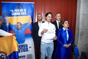 Vallecaucano en Madrid inscribe su candidatura a la Cámara por los colombianos en el exterior.