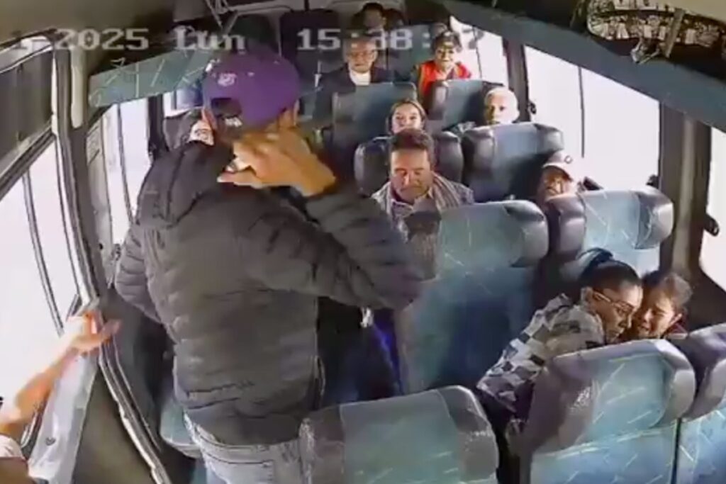 Ola de asaltos a pasajeros en la vía Soacha-Bogotá preocupa a las autoridades - Foto: Captura de video