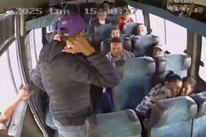 Ola de asaltos a pasajeros en la vía Soacha-Bogotá preocupa a las autoridades - Foto: Captura de video