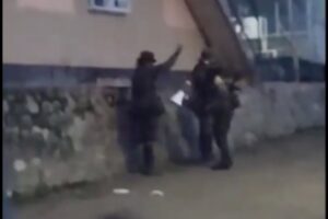 Disidencias de ‘Iván Mordisco’ atacaron estación de Policía de Jambaló - Foto: Captura de video