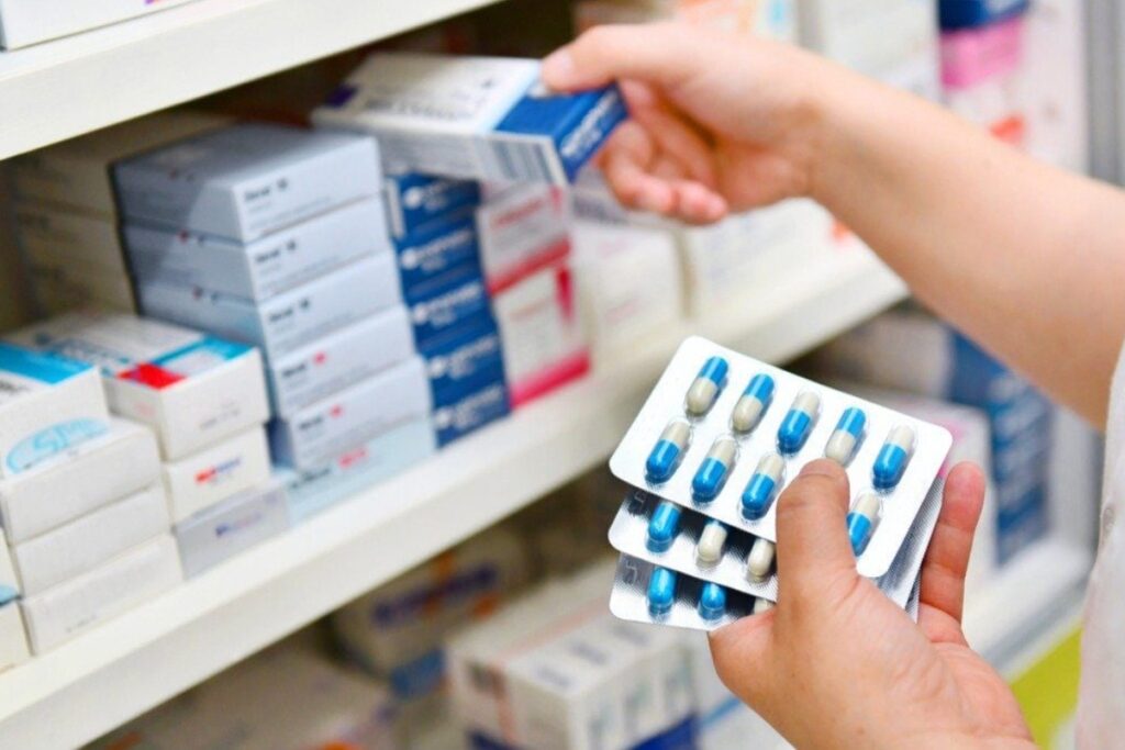 Defensoría del Pueblo entregó preocupante radiografía sobre acceso a medicamentos - Redes sociales