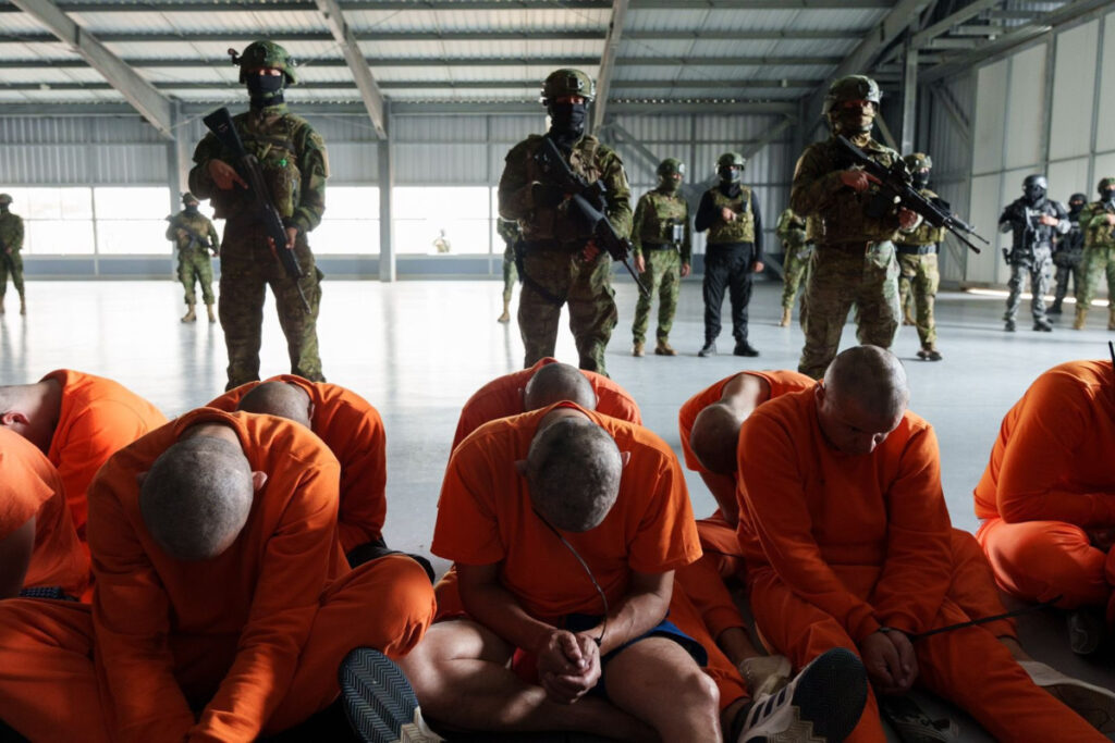 Ecuador trasladó a 300 presos a megacárcel tras masacre - Foto: Daniel Noboa