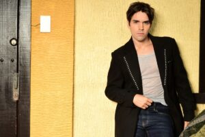 Leo Deluglio, el actor que sabe transformar personajes - Foto: @andresreinafotografo