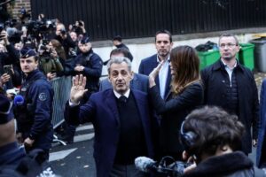 Nicolas Sarkozy deja la prisión tras decisión del tribunal - Foto: Redes sociales