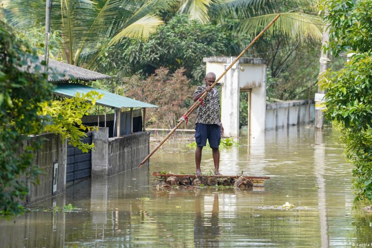 Inundaciones en Asia dejan más de 1.200 muertos